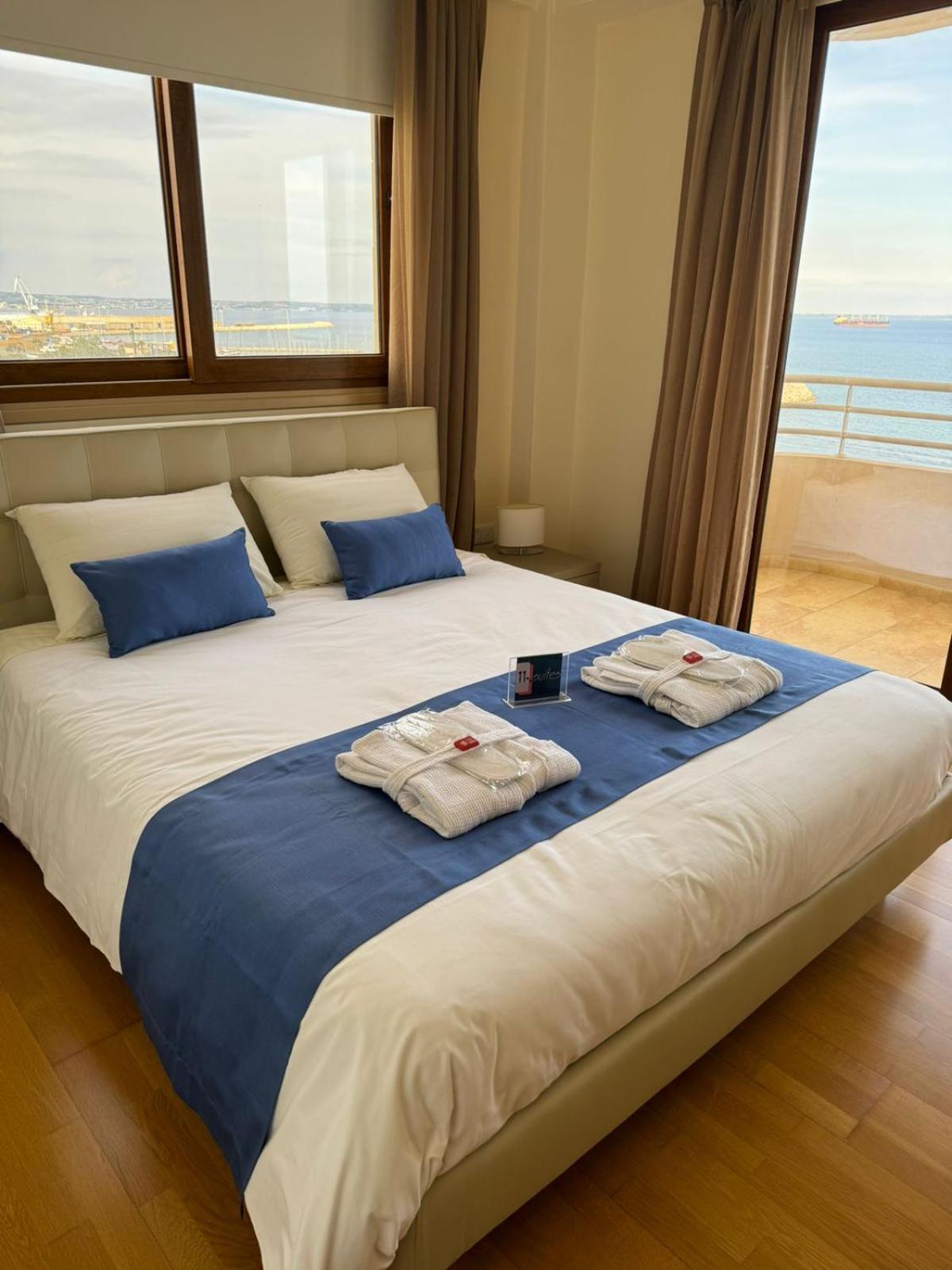 11 Suites - Golden Sunrise Suite Ларнака Номер фото